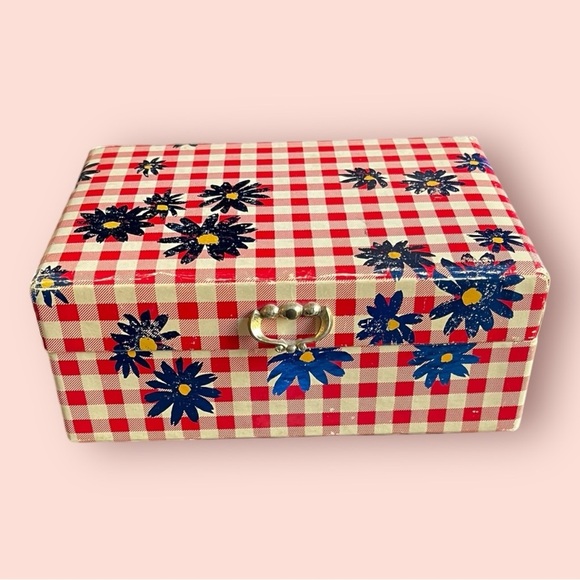 Vintage Hippie Flower Power Decorative Paper Cardboard Jewelry Box Chest - Picture 1 of 4